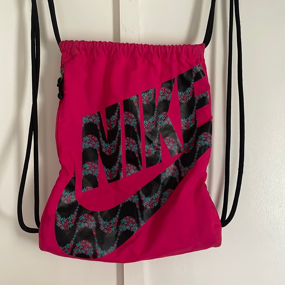 Nike drawstring bag
